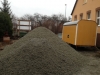 ...riesige Schotterhaufen warten auf den Einbau